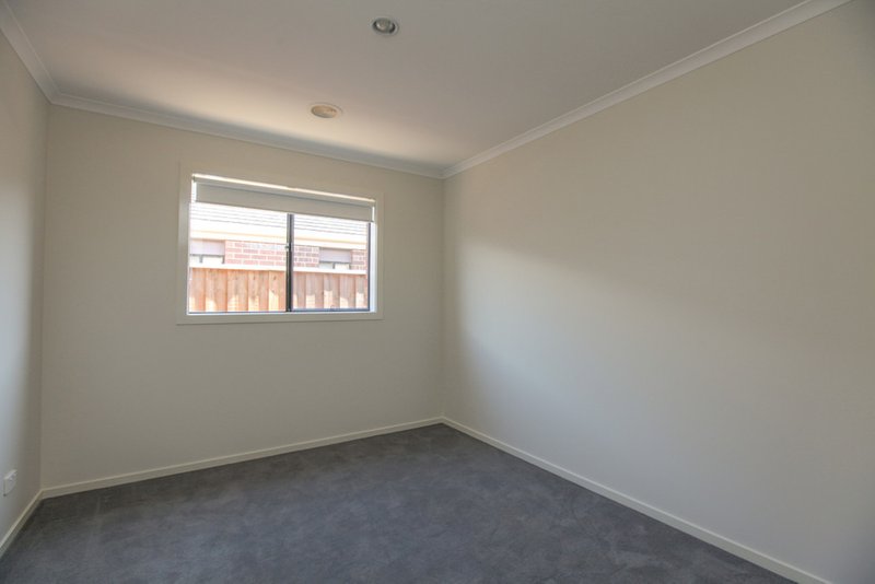 Photo - 50 Edenvale Boulevard, Wollert VIC 3750 - Image 10