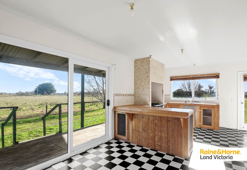 Photo - 50 Ellett Road, Pakenham South VIC 3810 - Image 5