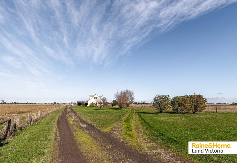 Photo - 50 Ellett Road, Pakenham South VIC 3810 - Image 13