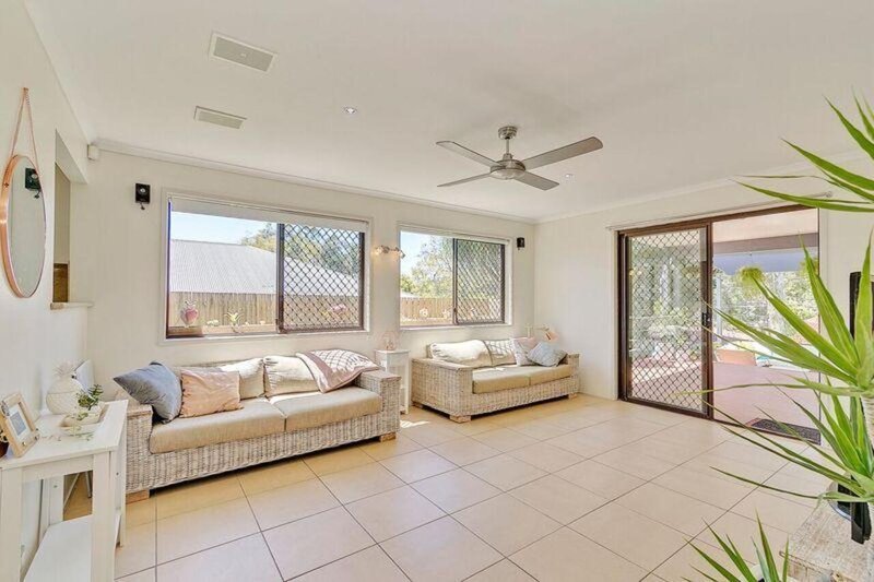 Photo - 50 Exilis Street, Rochedale South QLD 4123 - Image 7