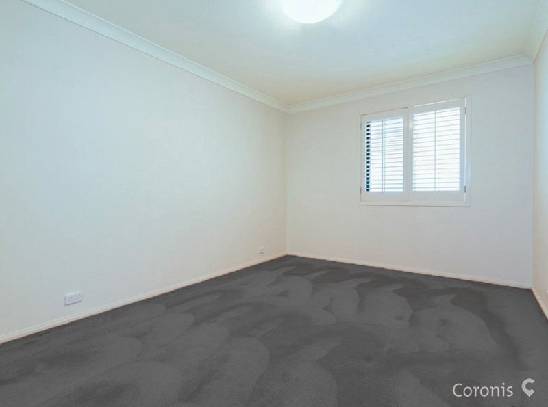 Photo - 50 Flame Tree Crescent, Carindale QLD 4152 - Image 9