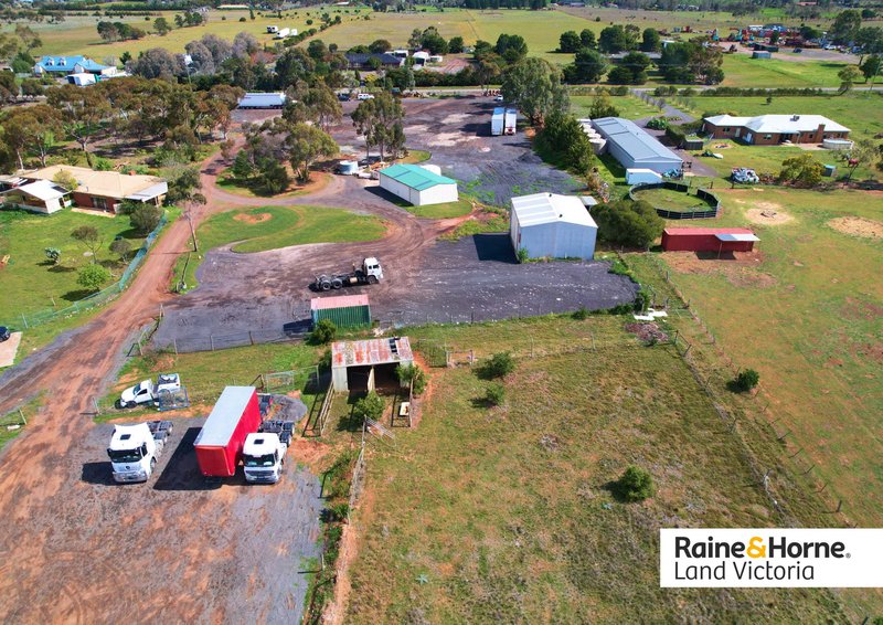 Photo - 50 Gard Road, Mount Cottrell VIC 3024 - Image 4
