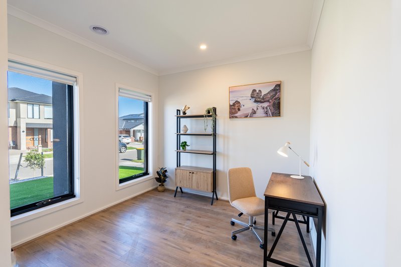 Photo - 50 Garrard Crescent, Clyde VIC 3978 - Image 2