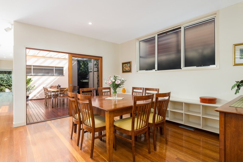 Photo - 50 Gordon Terrace, Indooroopilly QLD 4068 - Image 3