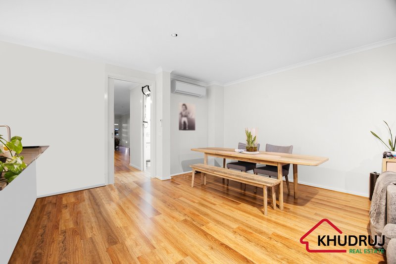 Photo - 50 Greg Norman Drive, Sanctuary Lakes VIC 3030 - Image 7