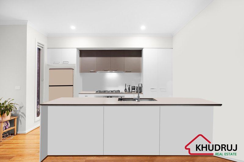 Photo - 50 Greg Norman Drive, Sanctuary Lakes VIC 3030 - Image 11