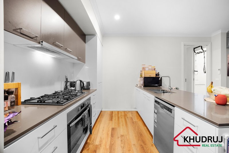 Photo - 50 Greg Norman Drive, Sanctuary Lakes VIC 3030 - Image 12