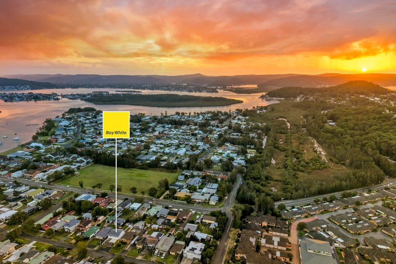 Photo - 50 Grevillia Avenue, Davistown NSW 2251 - Image 16