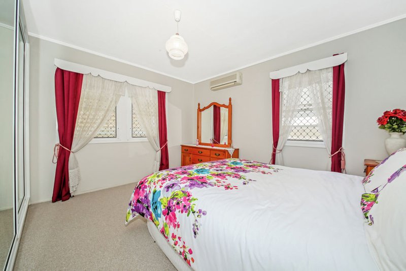 Photo - 50 Griffith Street, Sandgate QLD 4017 - Image 10