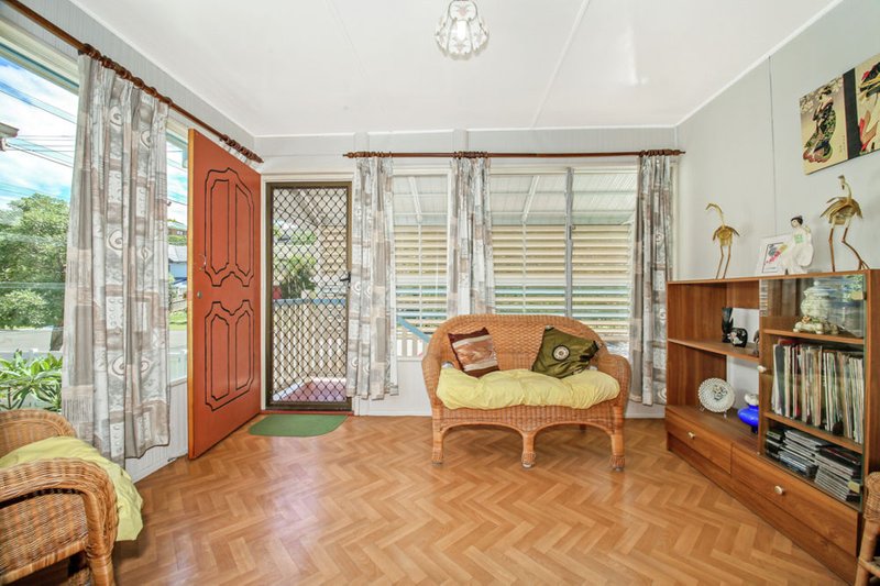 Photo - 50 Griffith Street, Sandgate QLD 4017 - Image 11