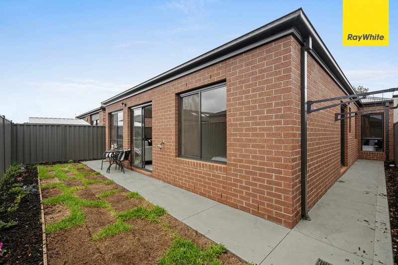 Photo - 50 Guthrie Drive, Melton South VIC 3338 - Image 14