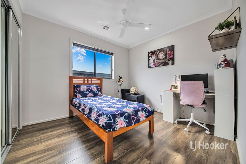 Photo - 50 Hawking Crescent, Fraser Rise VIC 3336 - Image 10