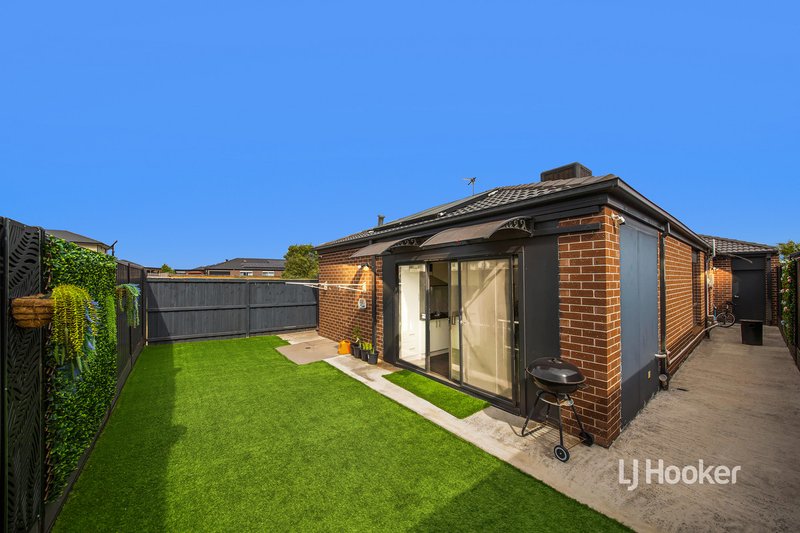 Photo - 50 Hawking Crescent, Fraser Rise VIC 3336 - Image 14