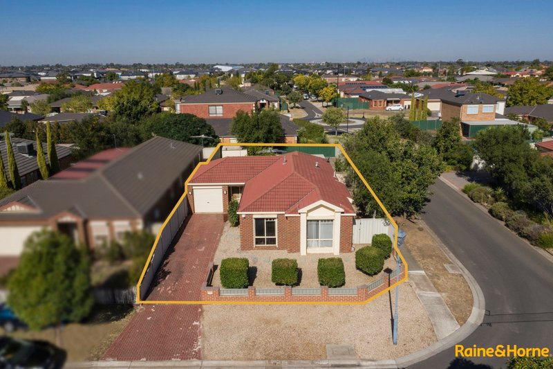 Photo - 50 Herrington Turn, Caroline Springs VIC 3023 - Image 15