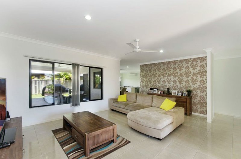 Photo - 50 Hillock Crescent, Bushland Beach QLD 4818 - Image 4