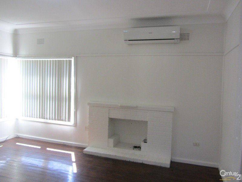 Photo - 50 Hinkler Avenue, Warwick Farm NSW 2170 - Image 5