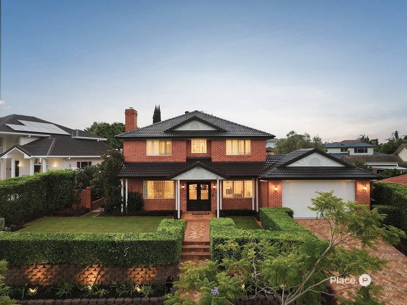Photo - 50 Holborn Crescent, Carindale QLD 4152 - Image 2