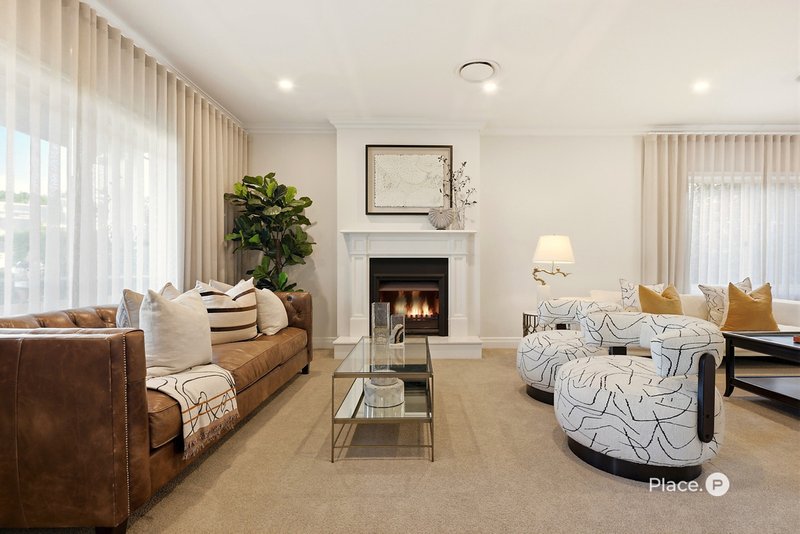 Photo - 50 Holborn Crescent, Carindale QLD 4152 - Image 9