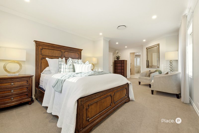 Photo - 50 Holborn Crescent, Carindale QLD 4152 - Image 11
