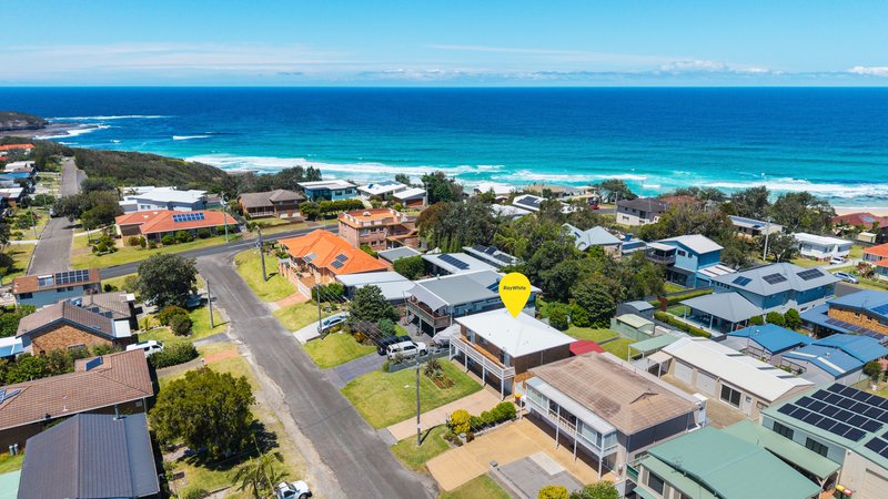 Photo - 50 Hollywood Ave , Ulladulla NSW 2539 - Image 6