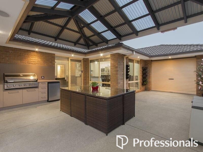 Photo - 50 Honeyeater Grove, Narre Warren VIC 3805 - Image 8