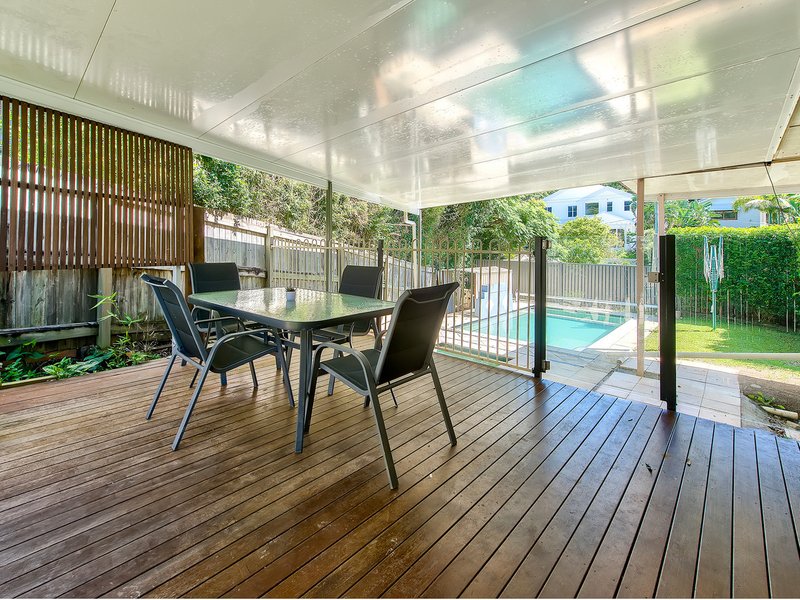 Photo - 50 Jarvis Street, Stafford Heights QLD 4053 - Image 2