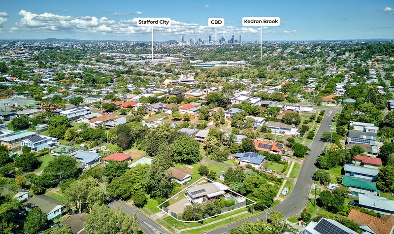 Photo - 50 Jarvis Street, Stafford Heights QLD 4053 - Image 11