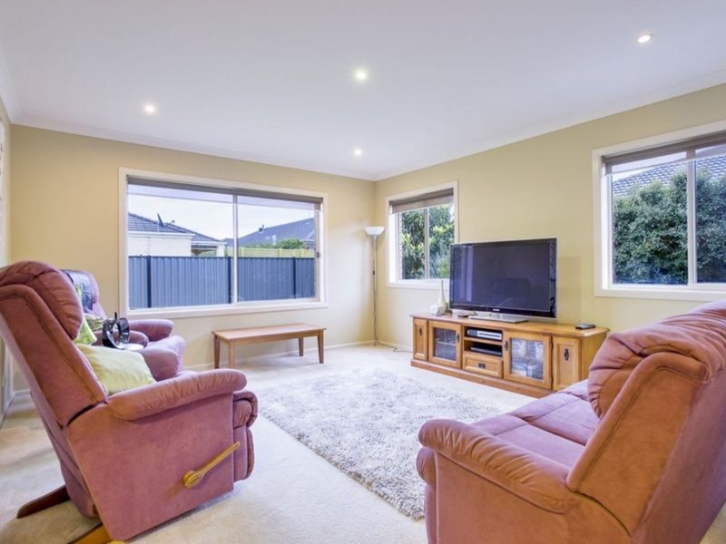 Photo - 50 Juniper Avenue, Point Cook VIC 3030 - Image 8