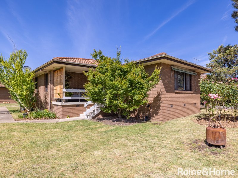 50 Kelloshiel Close, West Bathurst NSW 2795