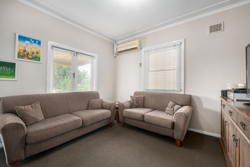 Photo - 50 Kelso Street, Singleton NSW 2330 - Image 3