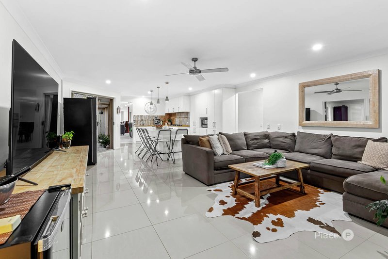 Photo - 50 Kenna Street, Chermside West QLD 4032 - Image 2