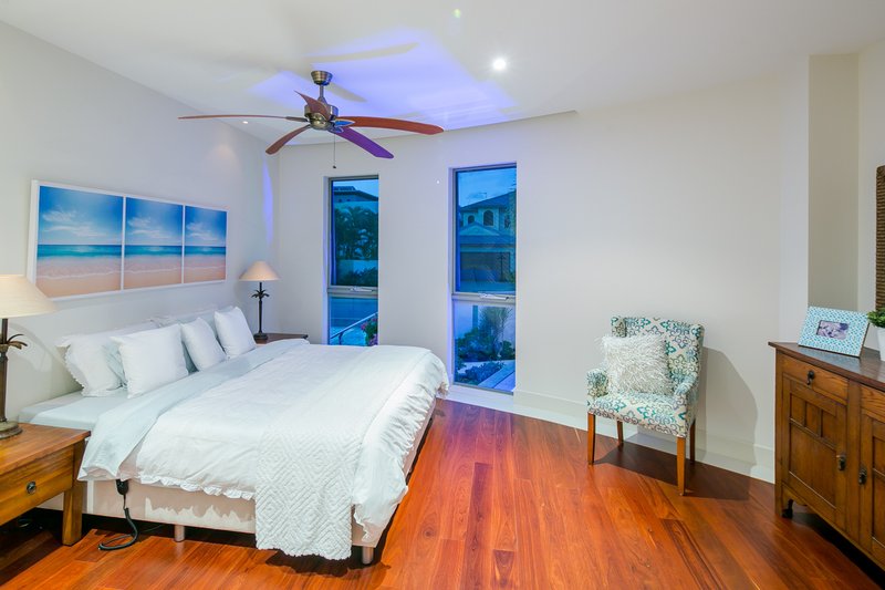 Photo - 50 King Charles Drive, Sovereign Islands QLD 4216 - Image 23