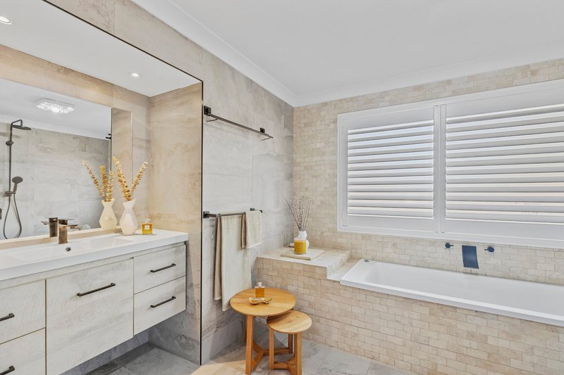 Photo - 50 Lakedge Avenue, Berkeley Vale NSW 2261 - Image 12