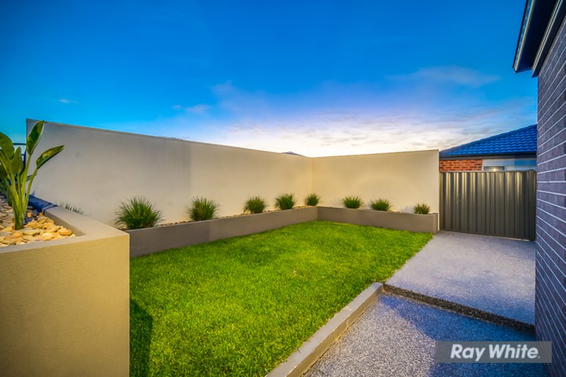 Photo - 50 Lamington Drive, Tarneit VIC 3029 - Image 15