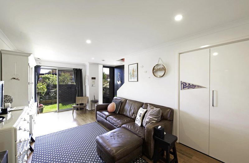 Photo - 50 Lansdown Crescent, Casey ACT 2913 - Image 7