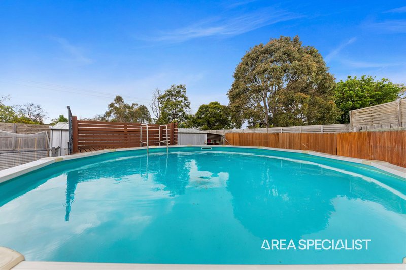 Photo - 50 Leigh Drive, Pakenham VIC 3810 - Image 10