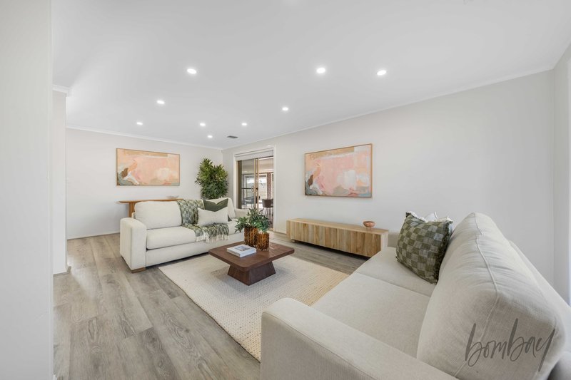 Photo - 50 Limpopa Square, Roxburgh Park VIC 3064 - Image 9