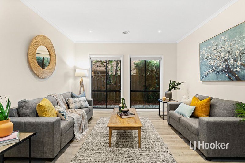 Photo - 50 Lincolnheath Boulevard, Point Cook VIC 3030 - Image 2