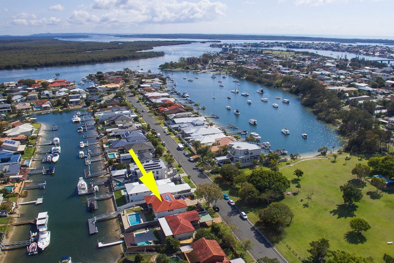 Photo - 50 Lindsay Parade, Paradise Point QLD 4216 - Image 9