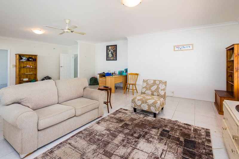 Photo - 50 Lindsay Parade, Paradise Point QLD 4216 - Image 21