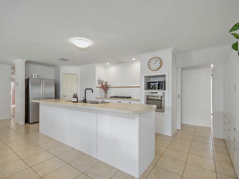 Photo - 50 Litchfield Crescent, Carramar WA 6031 - Image 6