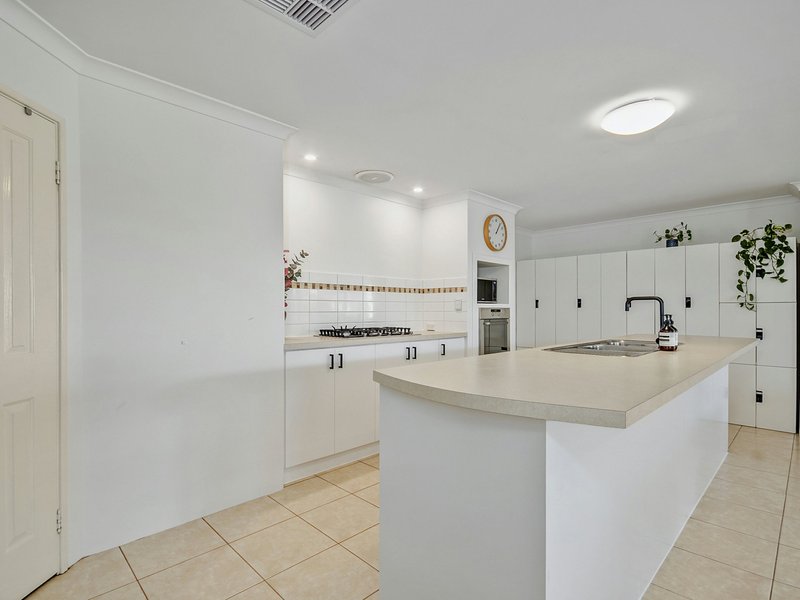 Photo - 50 Litchfield Crescent, Carramar WA 6031 - Image 8