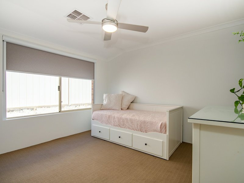 Photo - 50 Litchfield Crescent, Carramar WA 6031 - Image 19