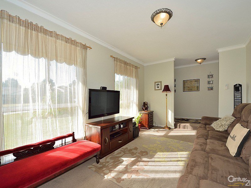 Photo - 50 Luckhurst Drive, Mandurah WA 6210 - Image 9