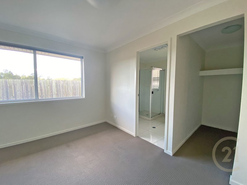 Photo - 50 Lyrebird Crescent, Upper Kedron QLD 4055 - Image 3