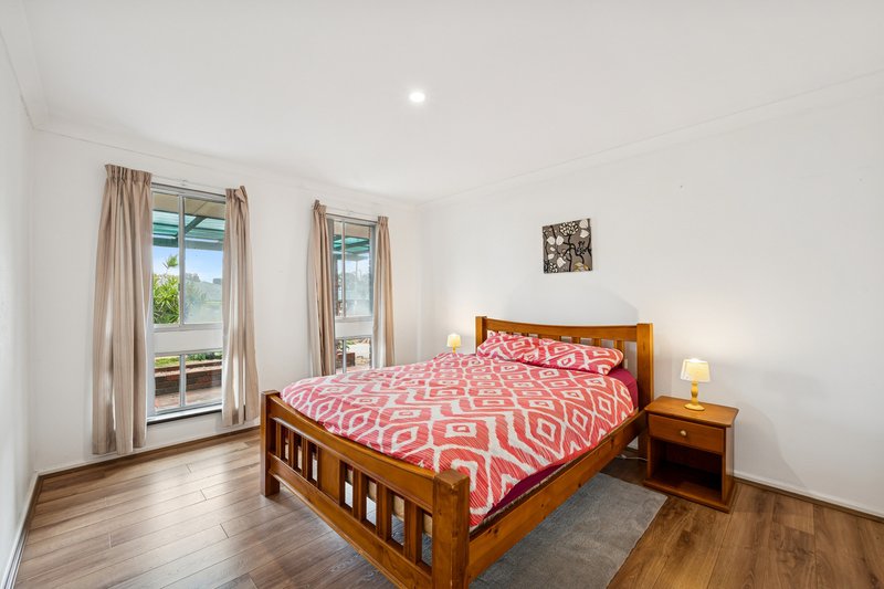 Photo - 50 Lyrebird Way, Thornlie WA 6108 - Image 9