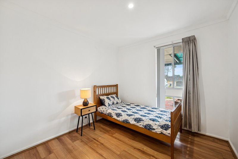 Photo - 50 Lyrebird Way, Thornlie WA 6108 - Image 11