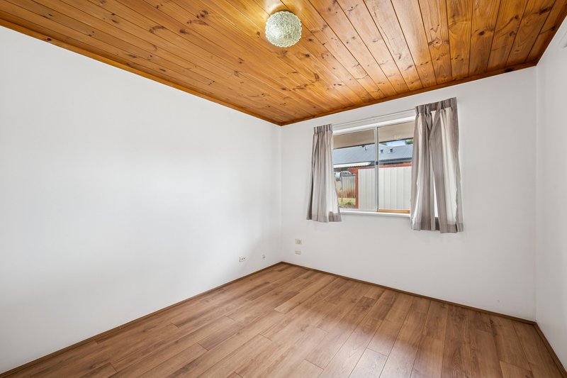 Photo - 50 Lyrebird Way, Thornlie WA 6108 - Image 13