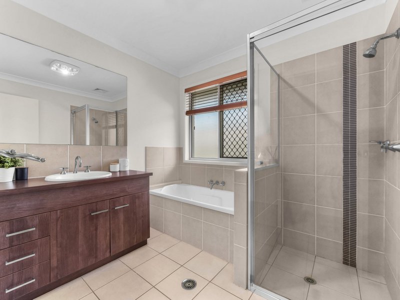 Photo - 50 Macaranga Crescent, Carseldine QLD 4034 - Image 16