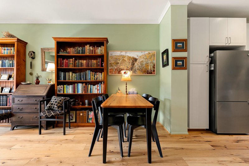 Photo - 50 Manning Clark Crescent, Franklin ACT 2913 - Image 3